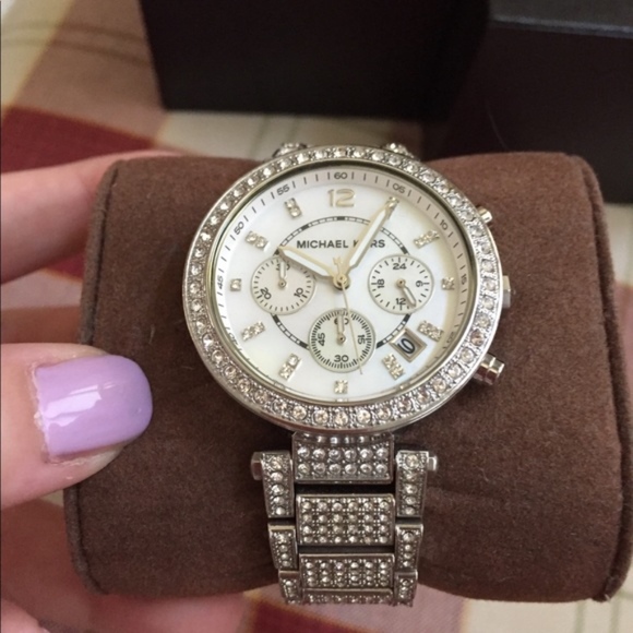 Gorgeous Michael Kors Woman\'s Watch main image 5